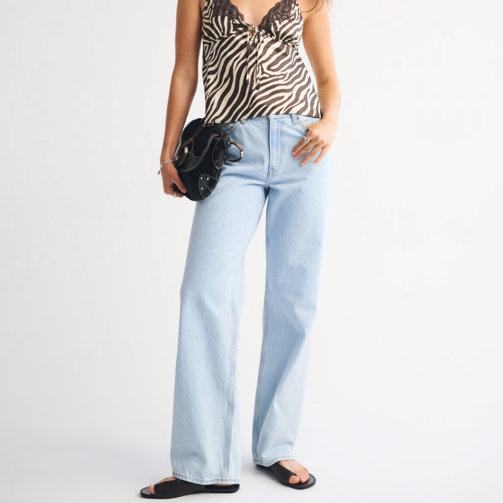 Abercrombie & Fitch The Loose High Rise Jean Light Wash Size 29